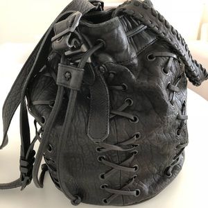 Bucket bag